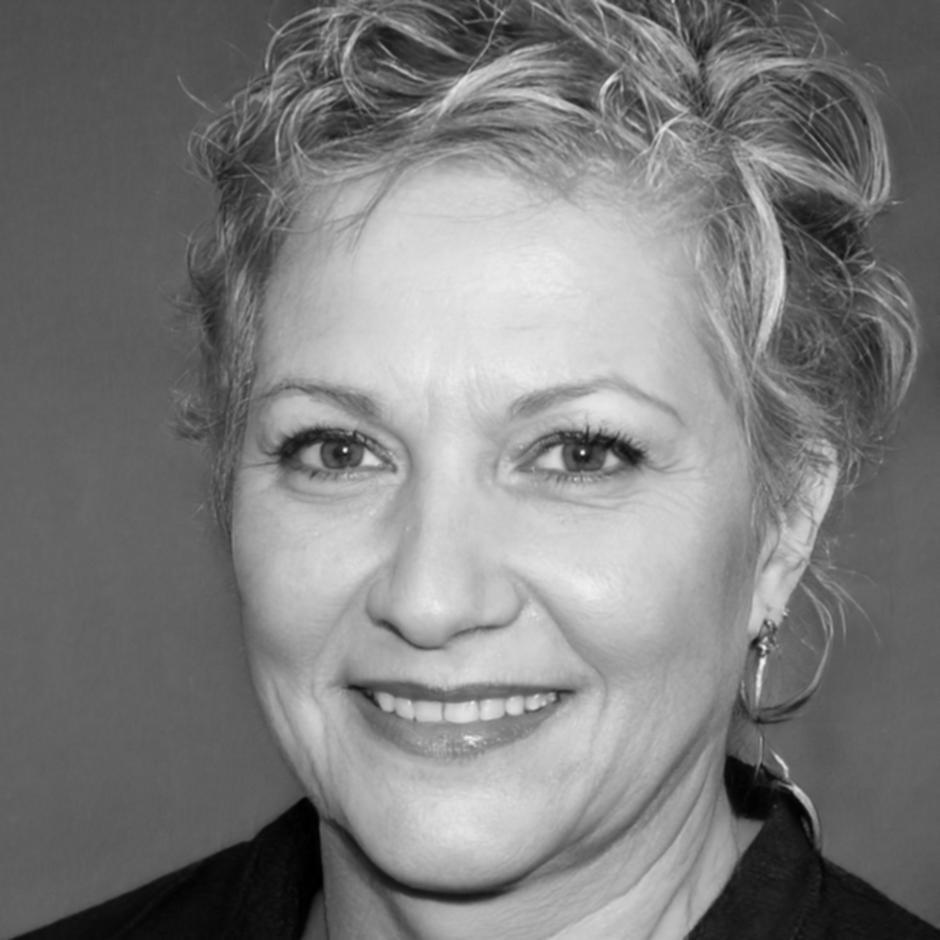 Linnea Thorsen reviewing smart contract security